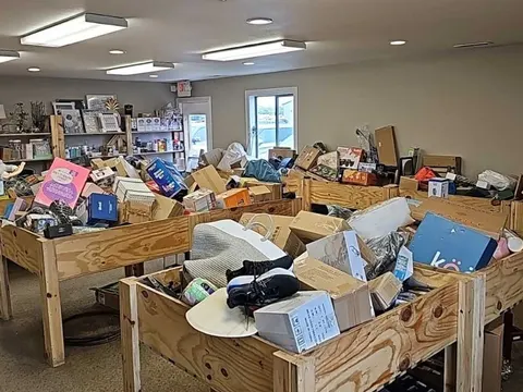 A Crate Deal Liquidation Outlet storefront in Tea, SD