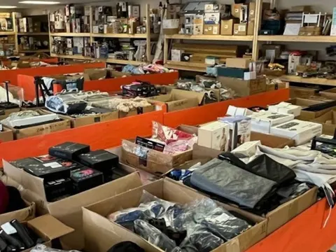 Bargain Bin Liquidator storefront in Zephyrhills, FL