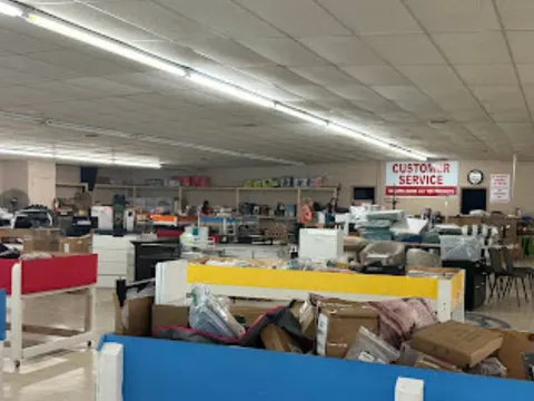 Bin City Liquidation storefront in Baton Rouge, LA