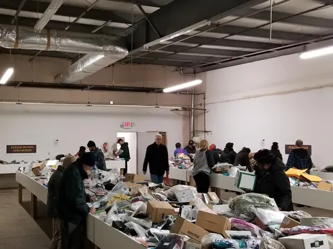 Bin Treasures storefront in Northfield, OH