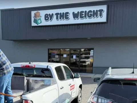By The Weight storefront in Kennewick, WA
