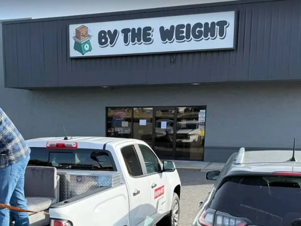 By The Weight storefront in Kennewick, WA
