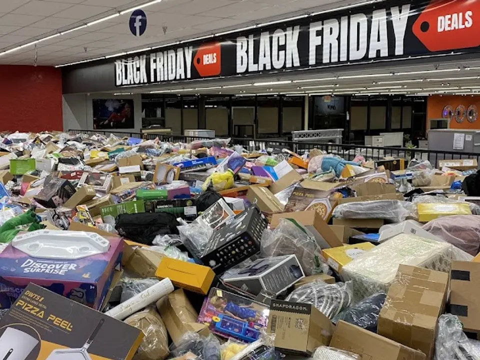 Countdown Deals Bin Store & More storefront in Bixby, OK