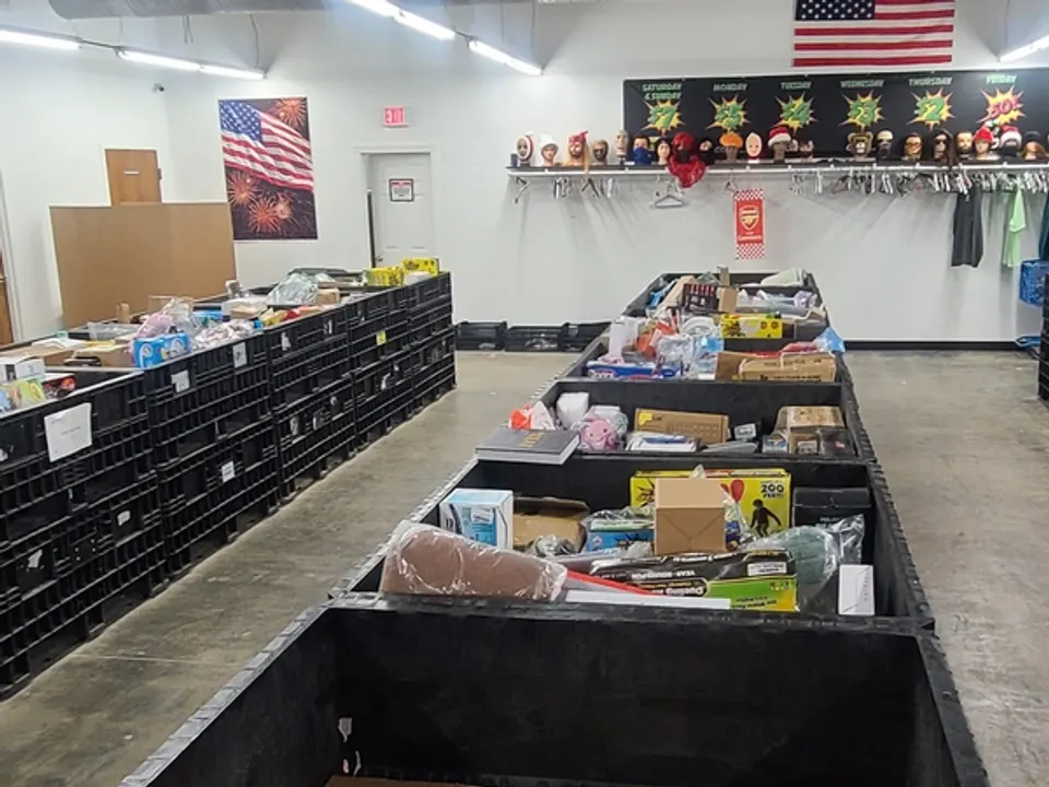 Daily Deals Bargain Bins storefront in Joplin, MO