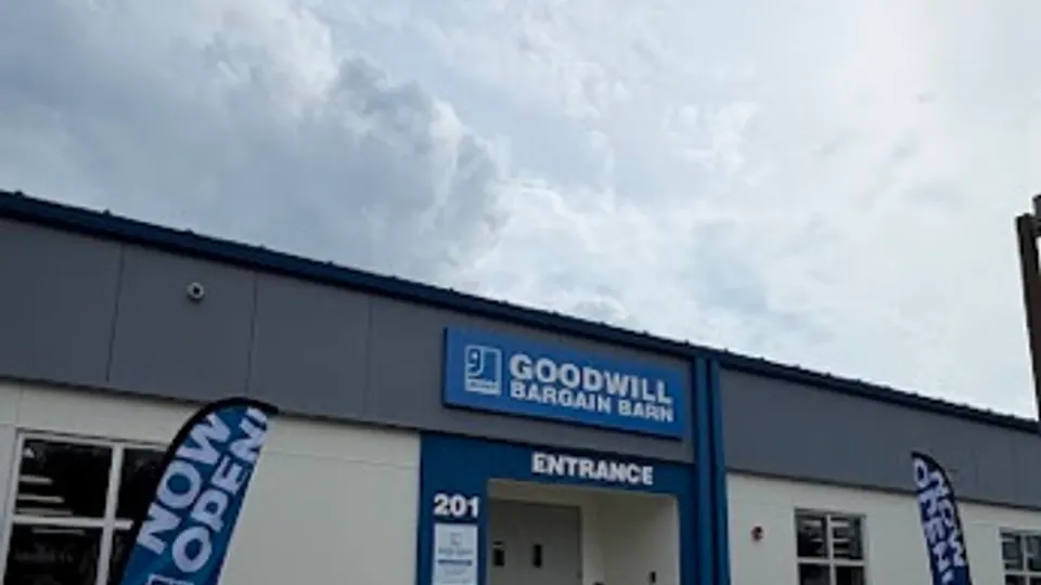 Goodwill Bargain Barn - Venice storefront in Venice, FL
