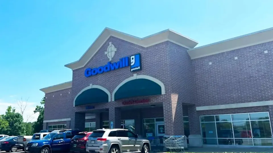 Goodwill Outlet Avondale storefront in Avondale, PA
