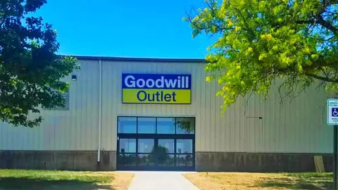 Goodwill Outlet Cedar Rapids storefront in Cedar Rapids, IA