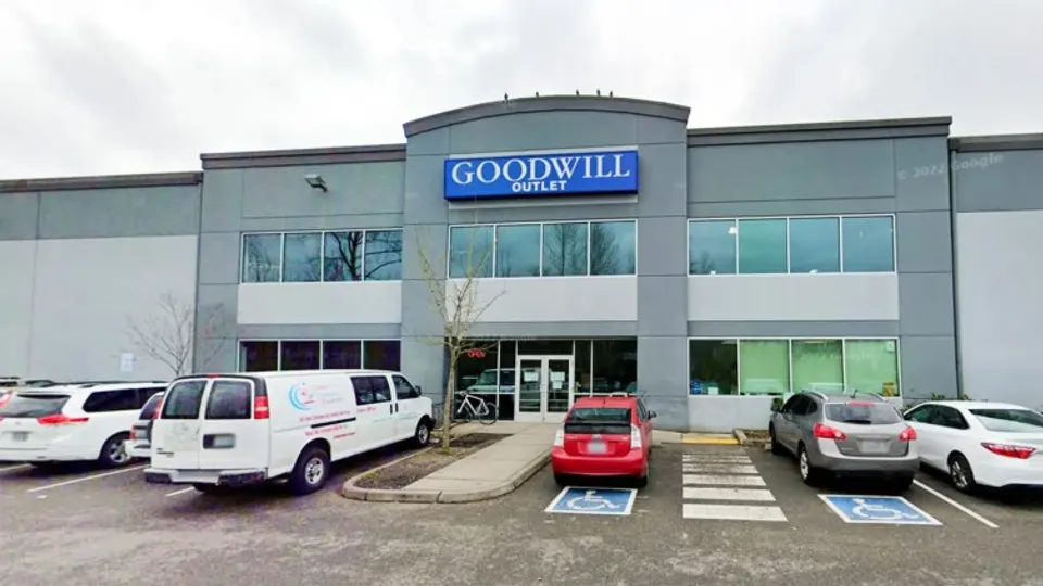 Goodwill Outlet Everett storefront in Everett, WA