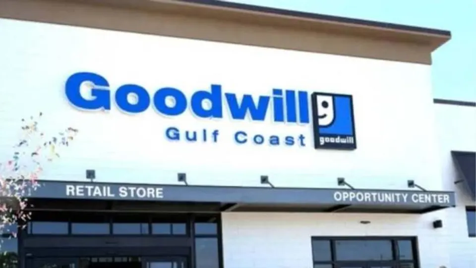 Goodwill Outlet Foley storefront in Foley, AL