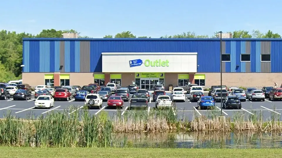 Goodwill Outlet Gary storefront in Gary, IN