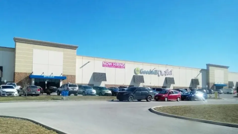 Goodwill Outlet Greenwood storefront in Greenwood, IN