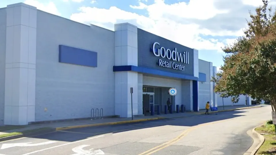 Goodwill Outlet Hampton storefront in Hampton, VA