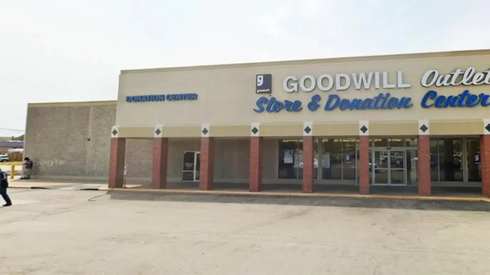 Goodwill Outlet Houston - Sabo storefront in Houston, TX