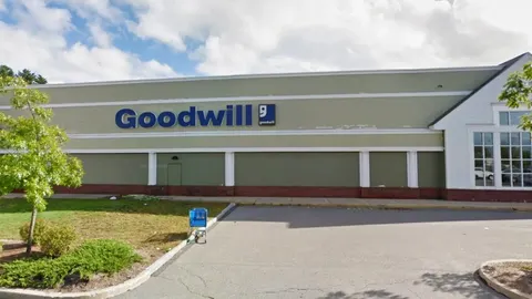 Goodwill Outlet Hudson storefront in Hudson, NH