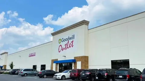 Goodwill Outlet Indianapolis - East Outlet storefront in Indianapolis, IN
