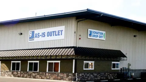 Goodwill Outlet Medford storefront in Medford, OR