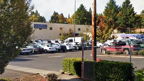 Goodwill Outlet Milwaukie storefront in Milwaukie, OR