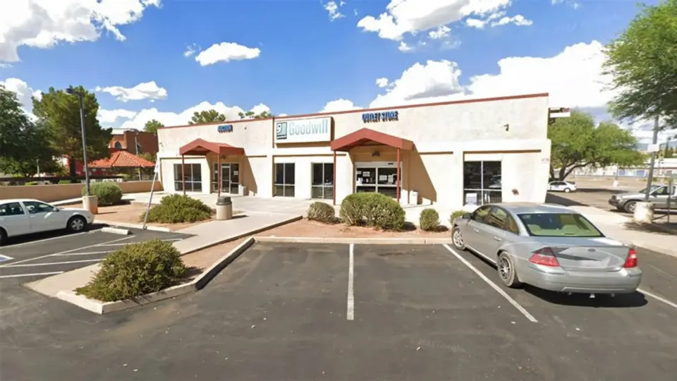 Goodwill Outlet Nogales storefront in Nogales, AZ
