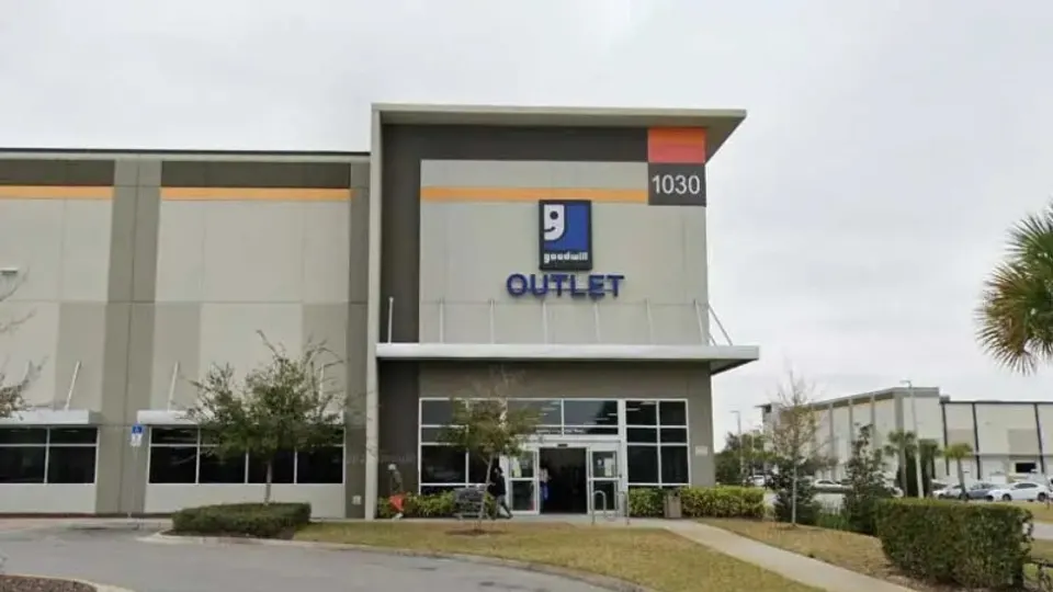Goodwill Outlet Orlando (Crews Commerce Dr) storefront in Orlando, FL
