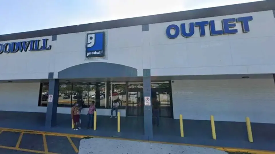 Goodwill Outlet Orlando (Pine Hills Outlet) storefront in Orlando, FL