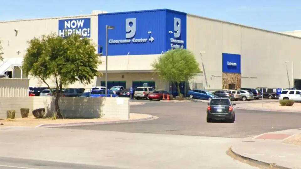 Goodwill Outlet Phoenix storefront in Phoenix, AZ