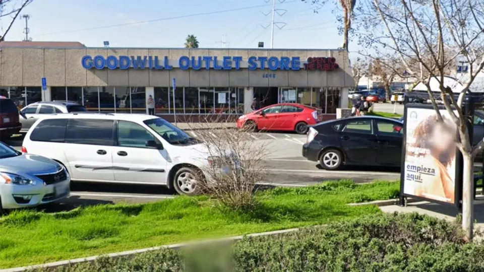 Goodwill Outlet Sacramento - Franklin Blvd storefront in Sacramento, CA