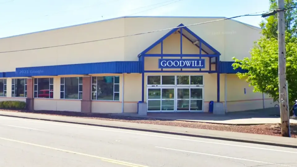 Goodwill Outlet Salem storefront in Salem, OR